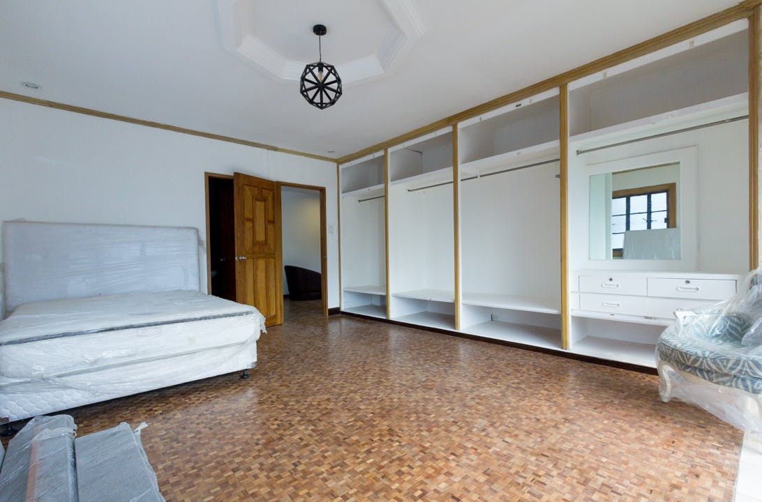 "4BR House for Rent in BF Homes, Para?aque"04