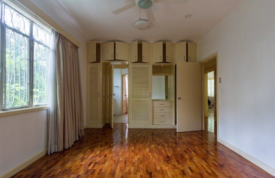"8BR House for Rent in North Greenhills, Mandaluyong"03