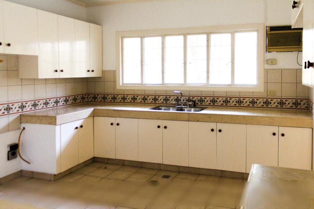 "4BR House for Rent in Bel-Air Village, Makati"08