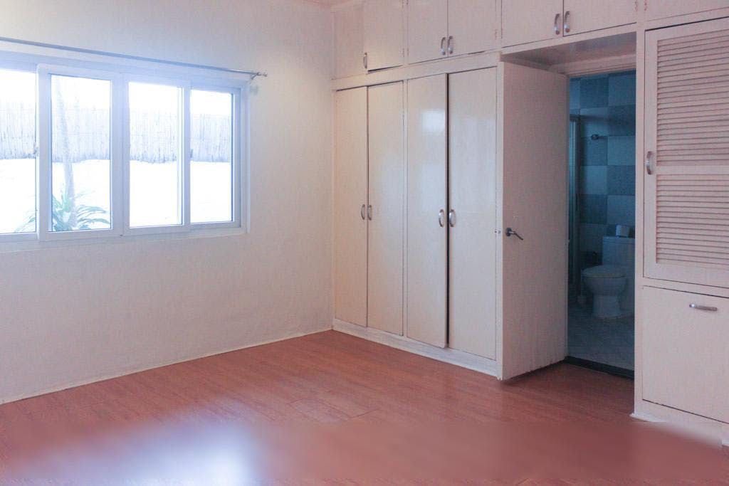 "4BR House for Rent in Magallanes, Makati"08
