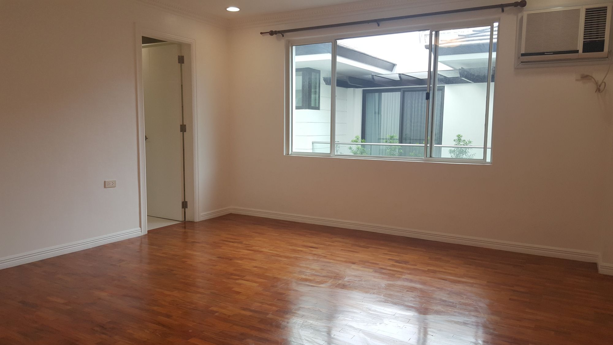 "5BR House for Rent in Bel-Air Village, Makati"09