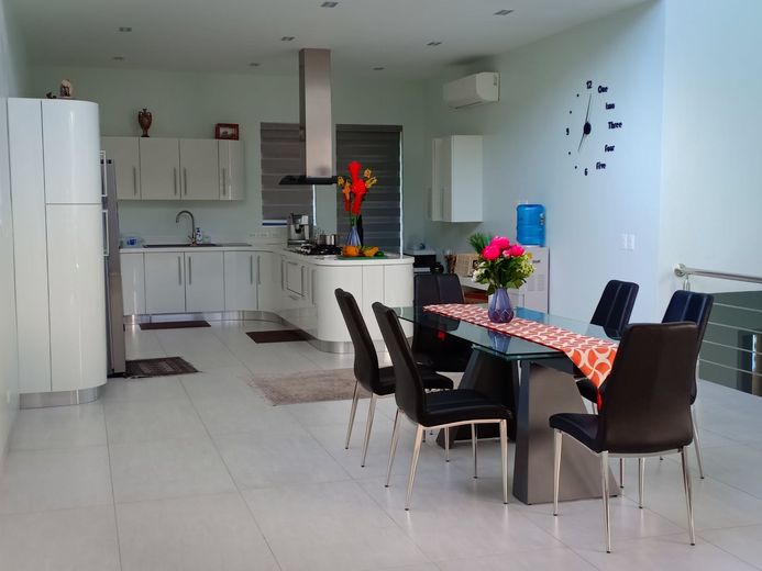 "10BR House for Rent in Dasmari?as, Cavite"01
