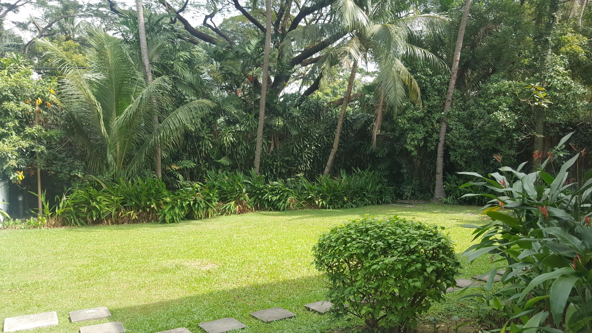 "4BR House for Rent in Dasmari?as Village, Makati"09
