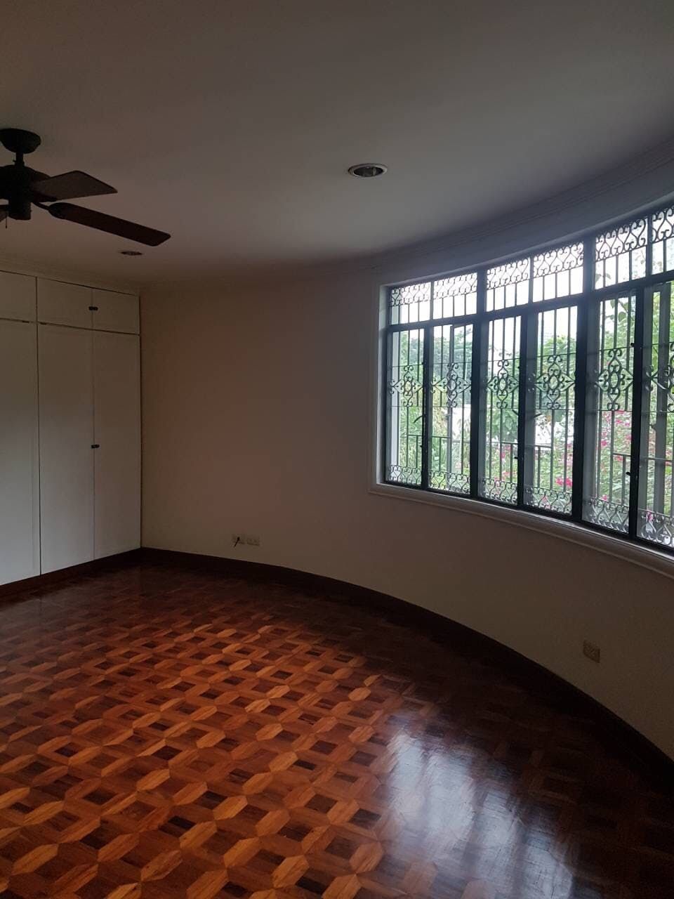 "3BR House for Rent in Dasmari?as Village, Makati"03