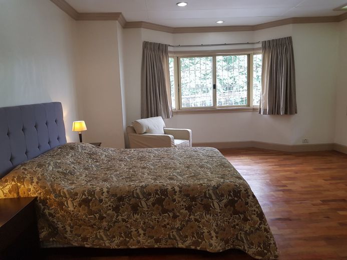 "3BR House for Rent in San Lorenzo Village, Makati"01