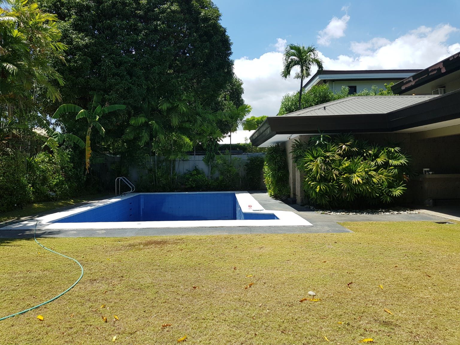 "4BR House for Rent in Dasmari?as Village, Makati"06