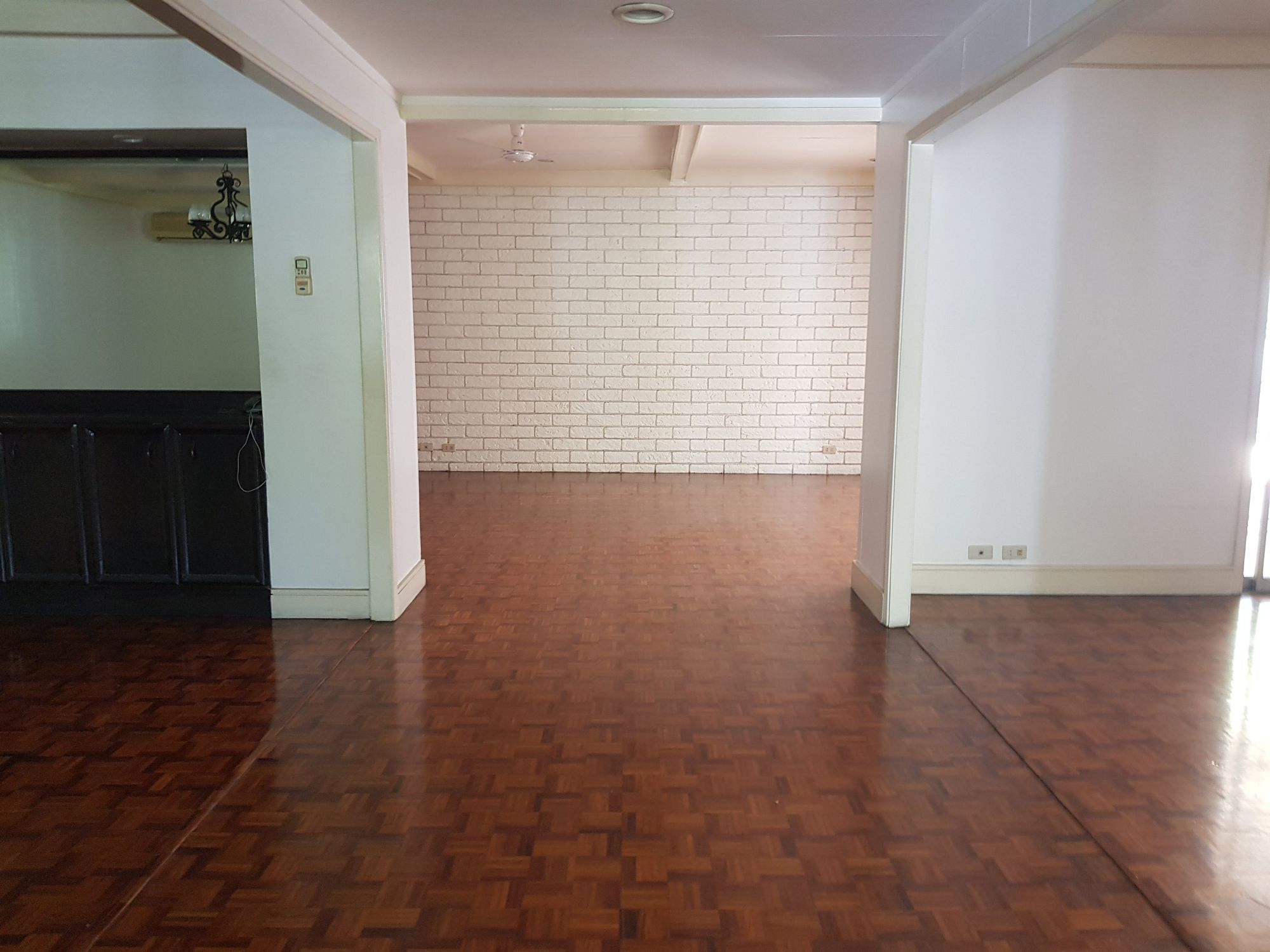 "4BR House for Rent in Dasmari?as Village, Makati"10