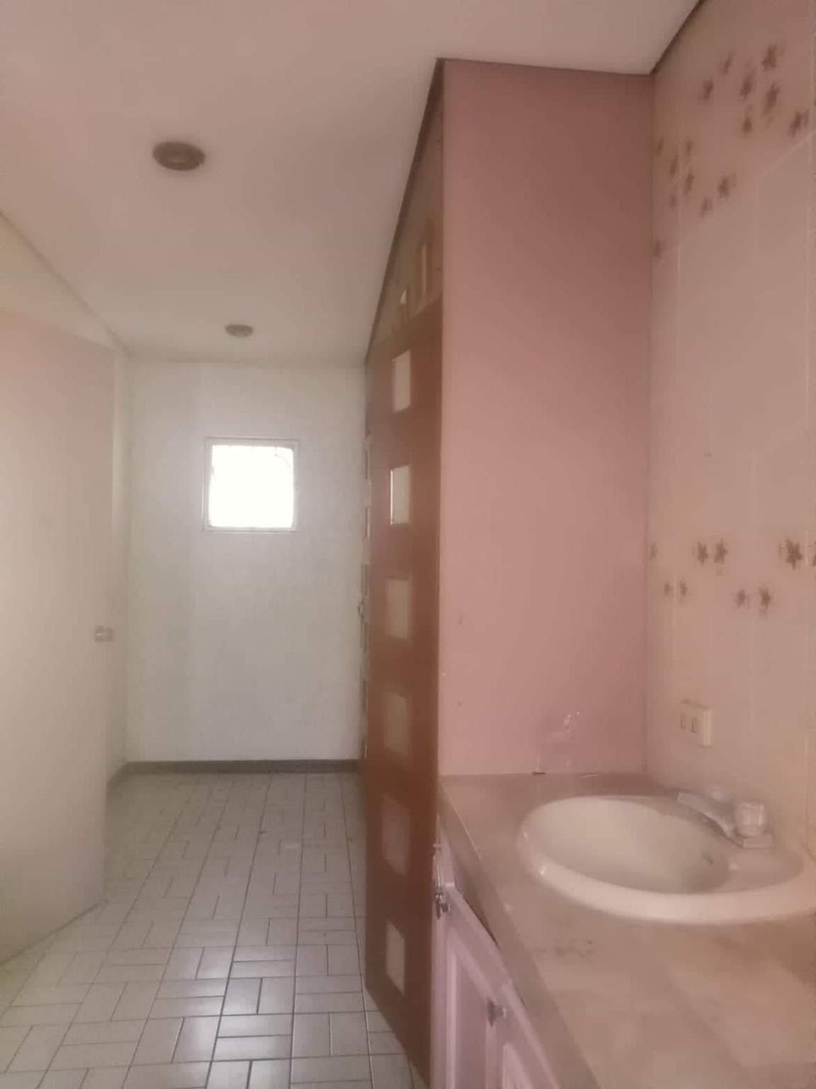 "4BR House for Rent in BF THAI, Las Pi?as"06