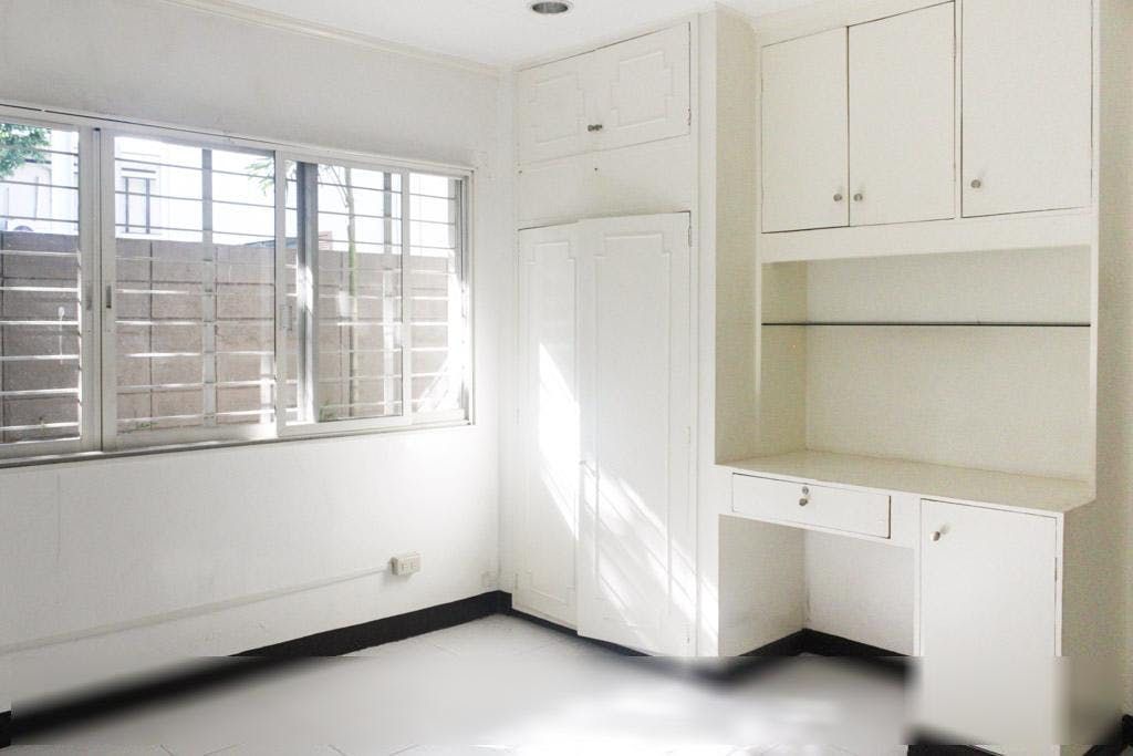 "4BR House for Rent in Magallanes, Makati"03