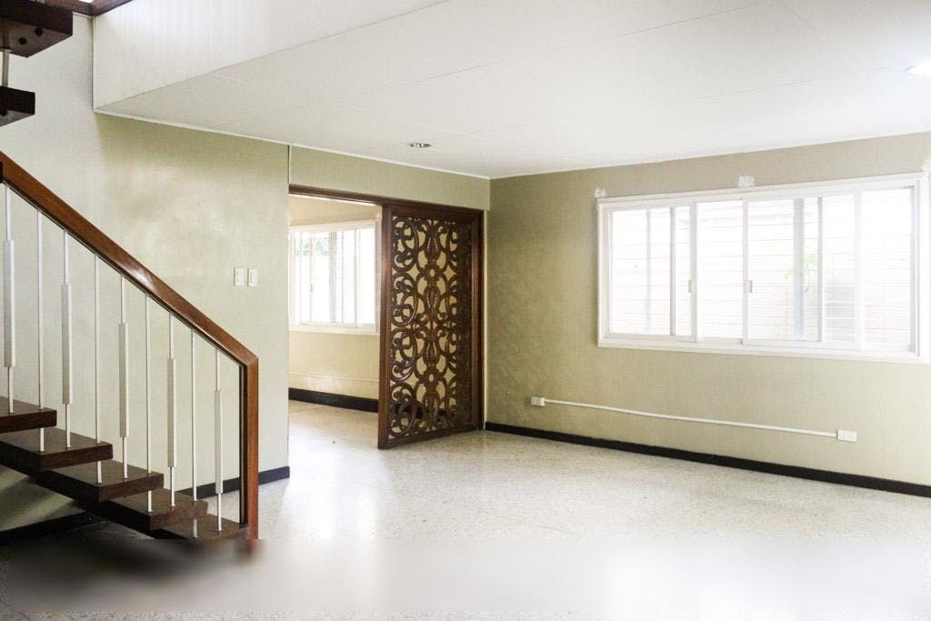 "4BR House for Rent in Magallanes, Makati"07