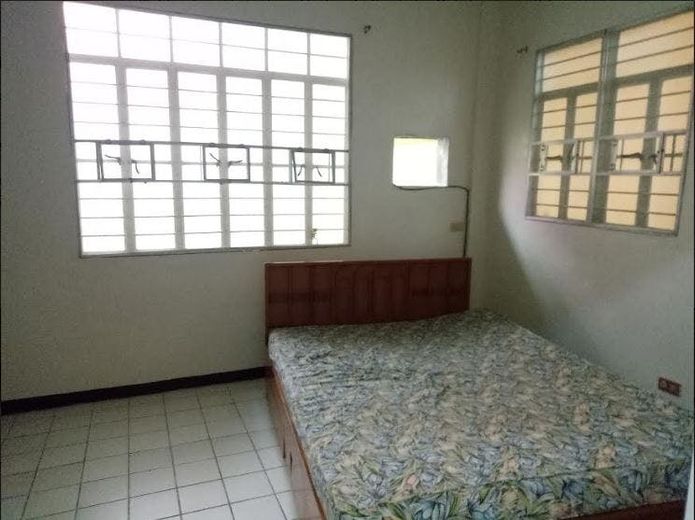 "3BR House for Rent in BF Resort Village, Las Pi?as"01