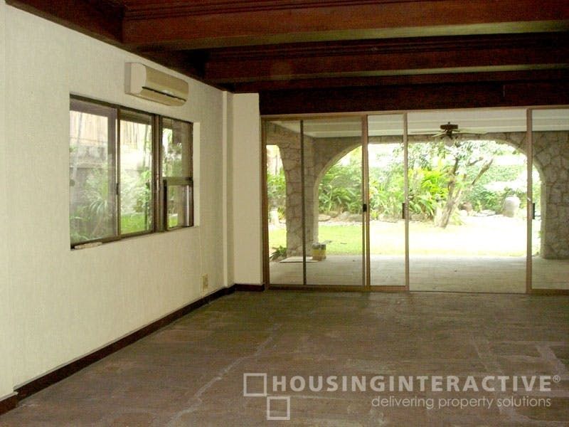 "4BR House for Rent in Dasmari?as Village, Makati"04
