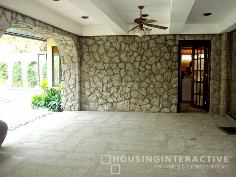 "4BR House for Rent in Dasmari?as Village, Makati"06