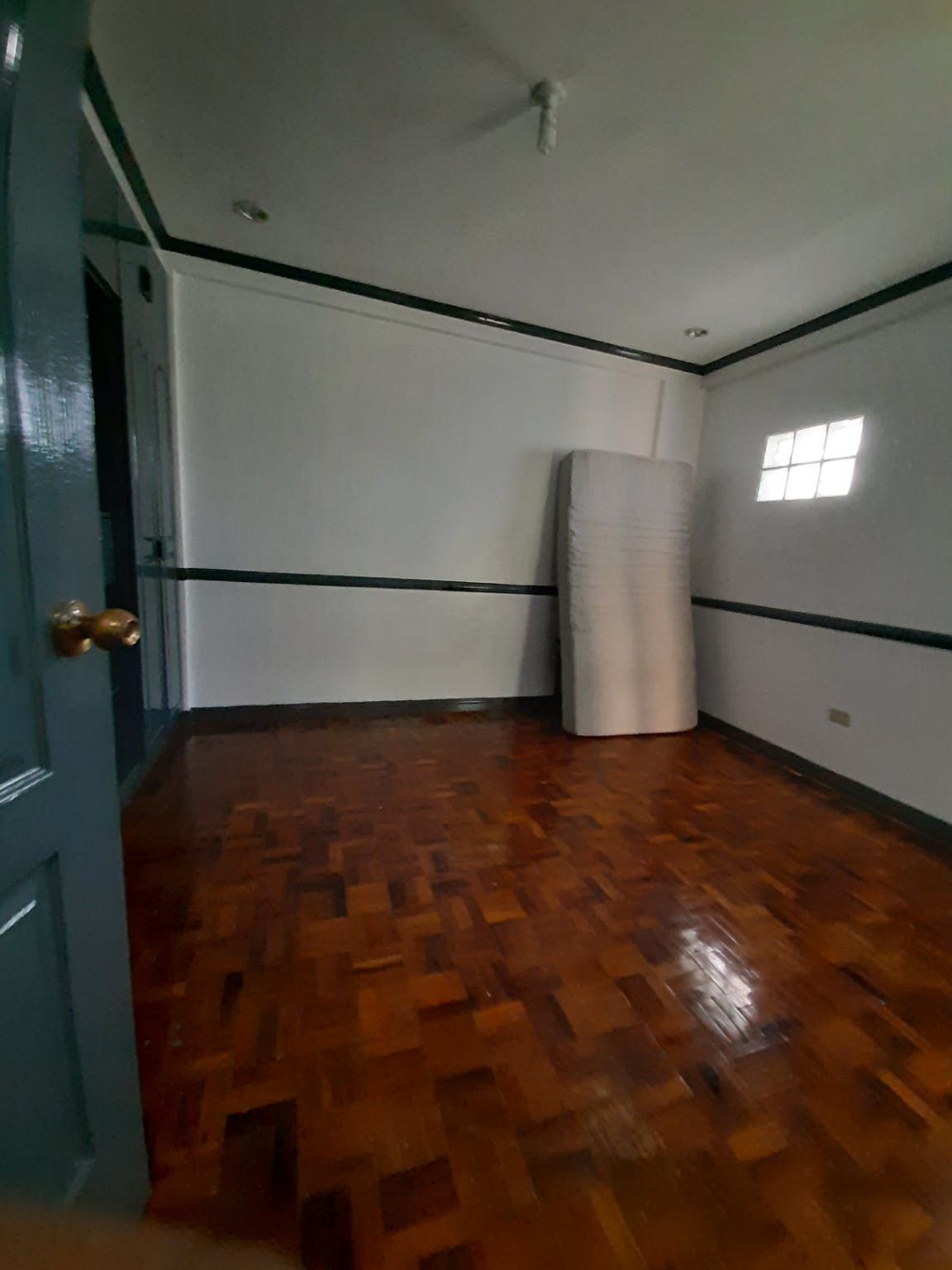 "4BR Townhouse for Rent in Varsity Hills, Quezon City"06