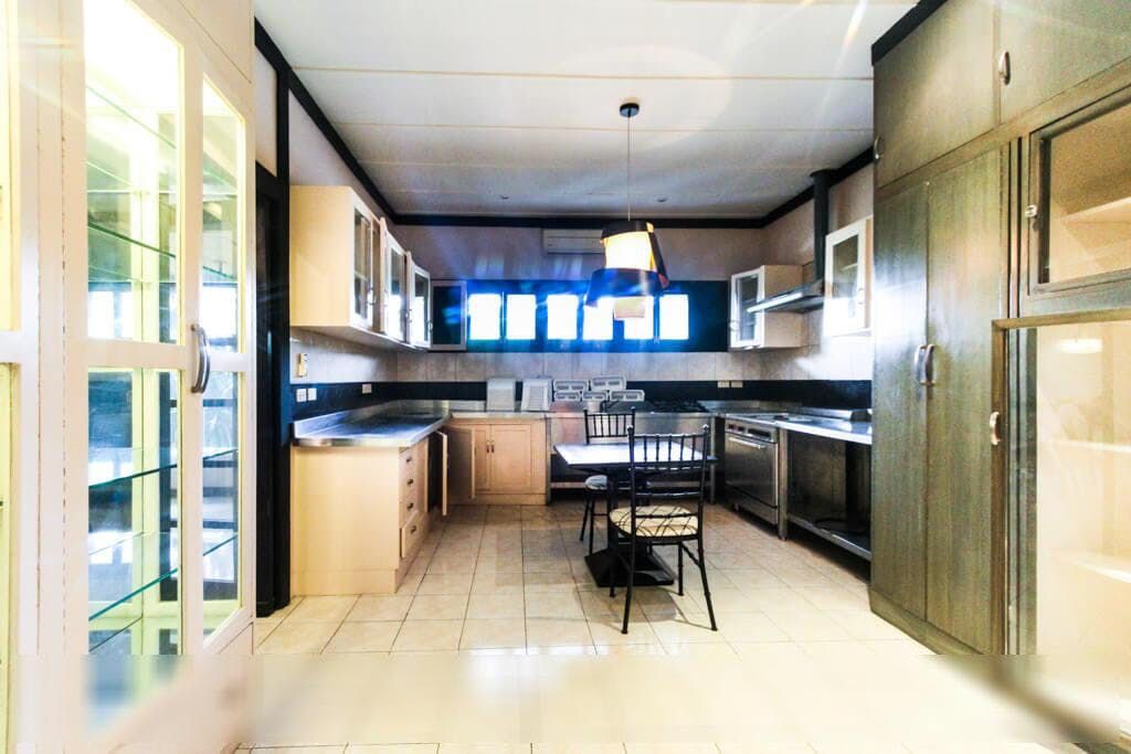 "4BR House for Rent in Magallanes, Makati"04