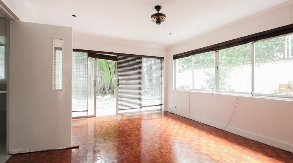 "3BR House for Rent in Dasmari?as Village, Makati"07