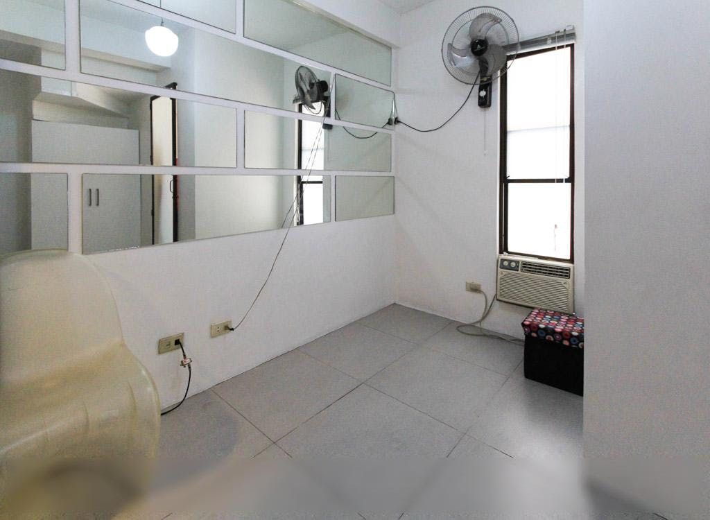 "3BR Townhouse for Rent in San Antonio Village, Makati"04