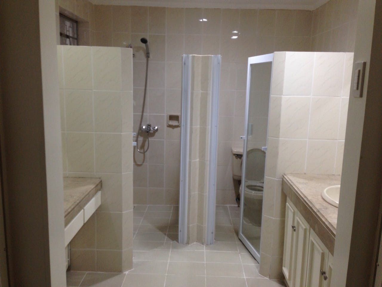 "3BR House for Rent in Ayala Heights, Quezon City"06