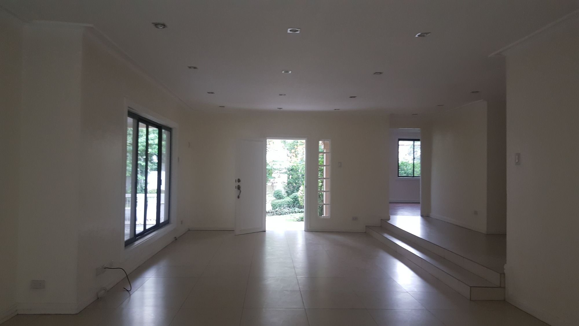 "3BR House for Rent in San Lorenzo Village, Makati"04