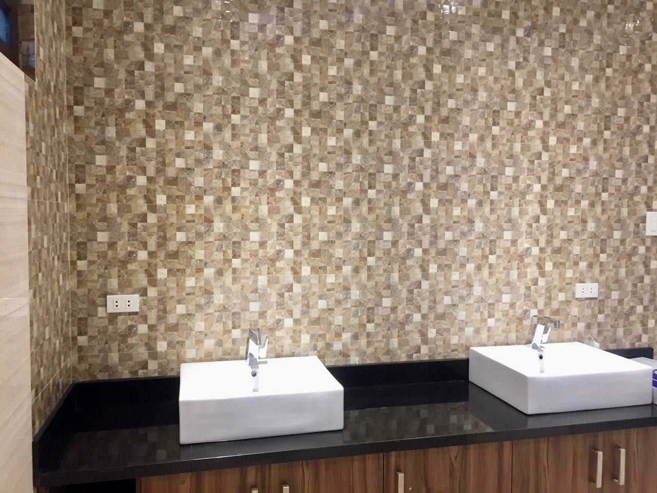 "3BR House for Rent in San Lorenzo Village, Makati"06