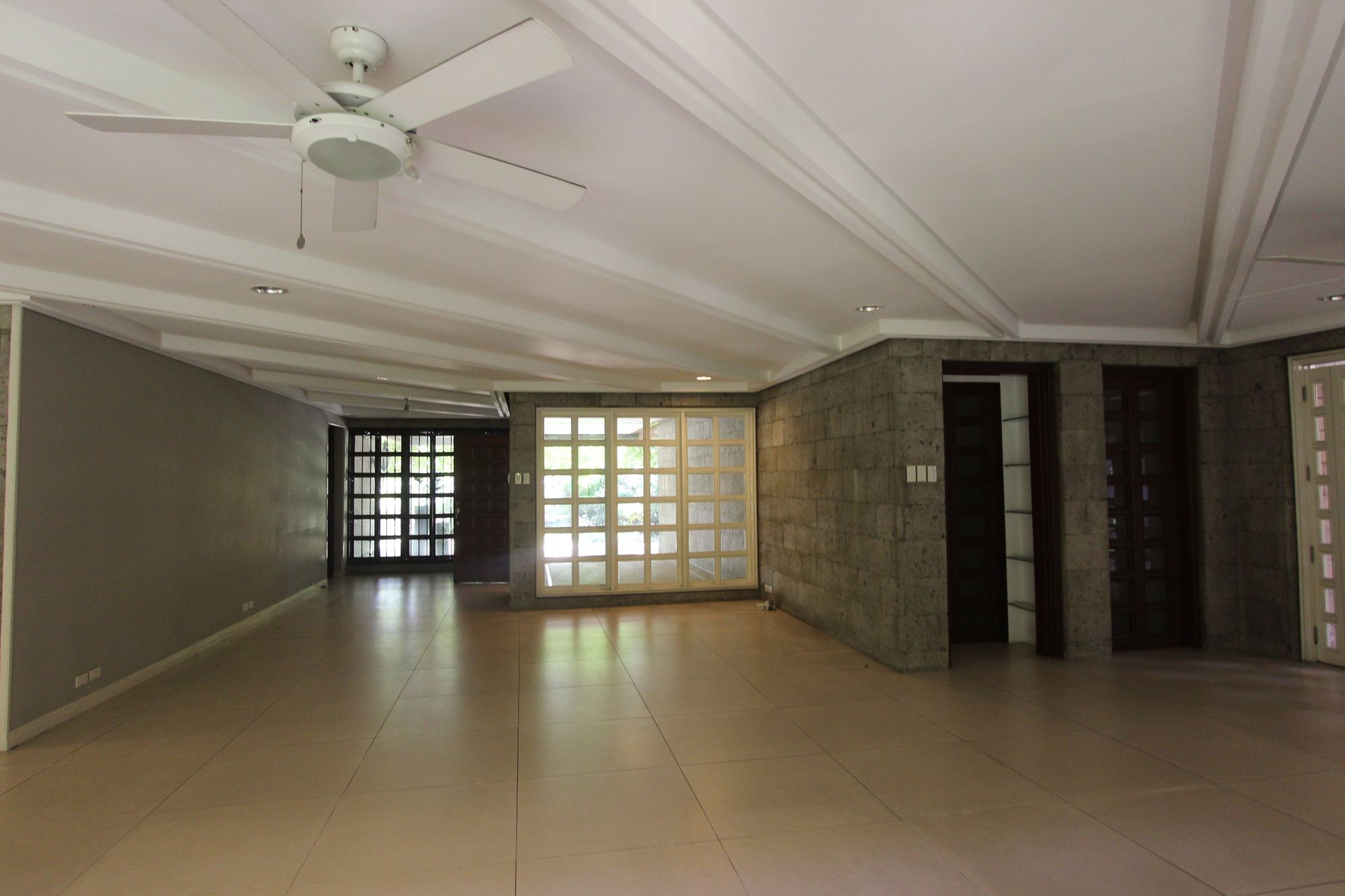 "4BR House for Rent in Dasmari?as Village, Makati"04