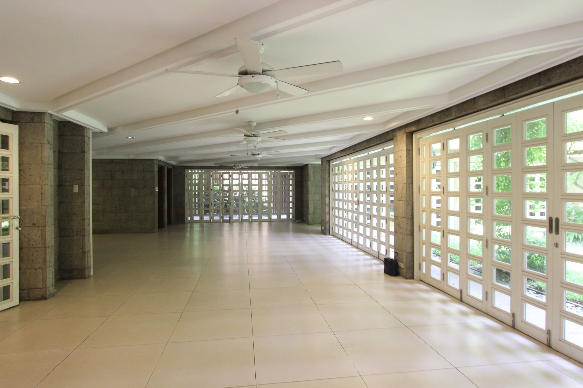 "4BR House for Rent in Dasmari?as Village, Makati"07