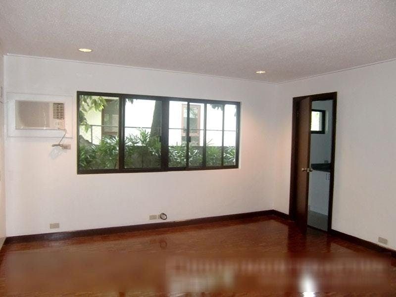 "4BR House for Rent in Dasmari?as Village, Makati"04