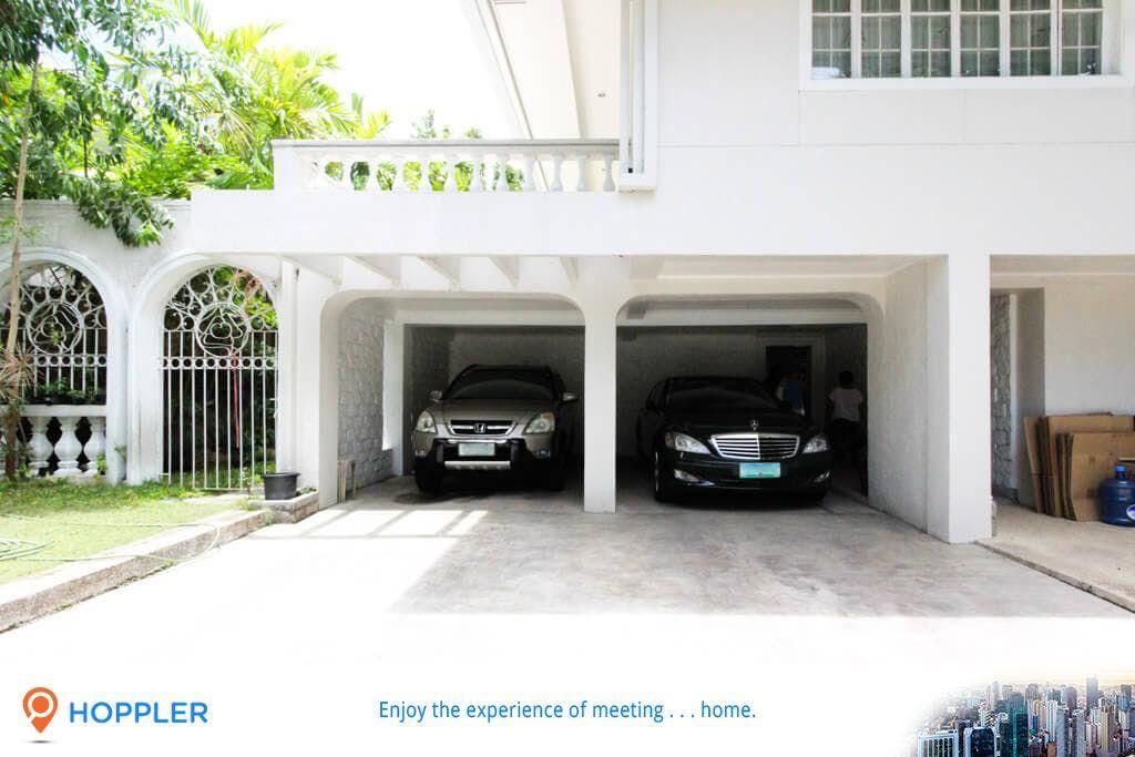 "4BR House for Rent in Dasmari?as Village, Makati"05