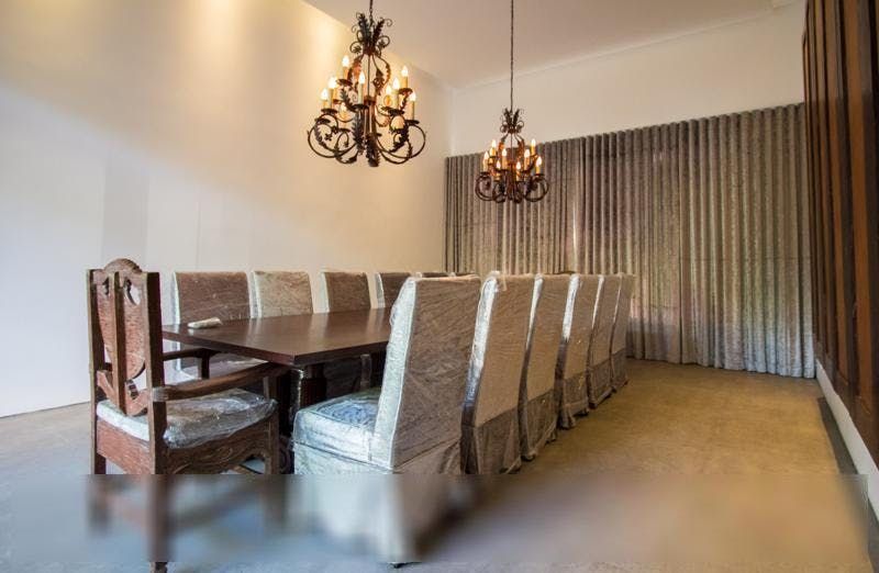 "6BR House for Rent in Urdaneta Village, Makati"06