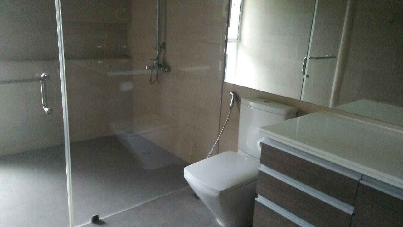 "4BR House for Rent in Dasmari?as Village, Makati"03
