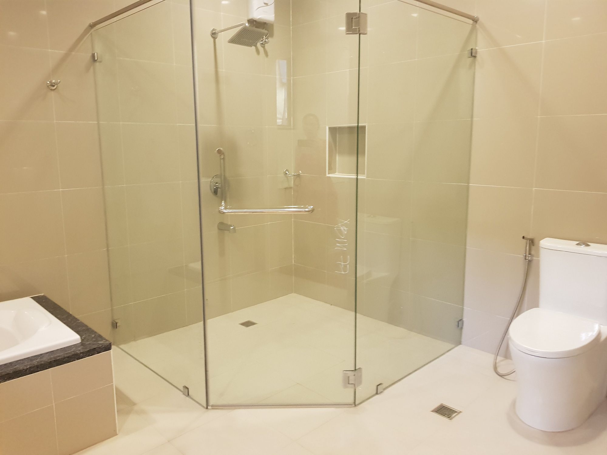 "4BR House for Rent in Forbes Park, Makati"07