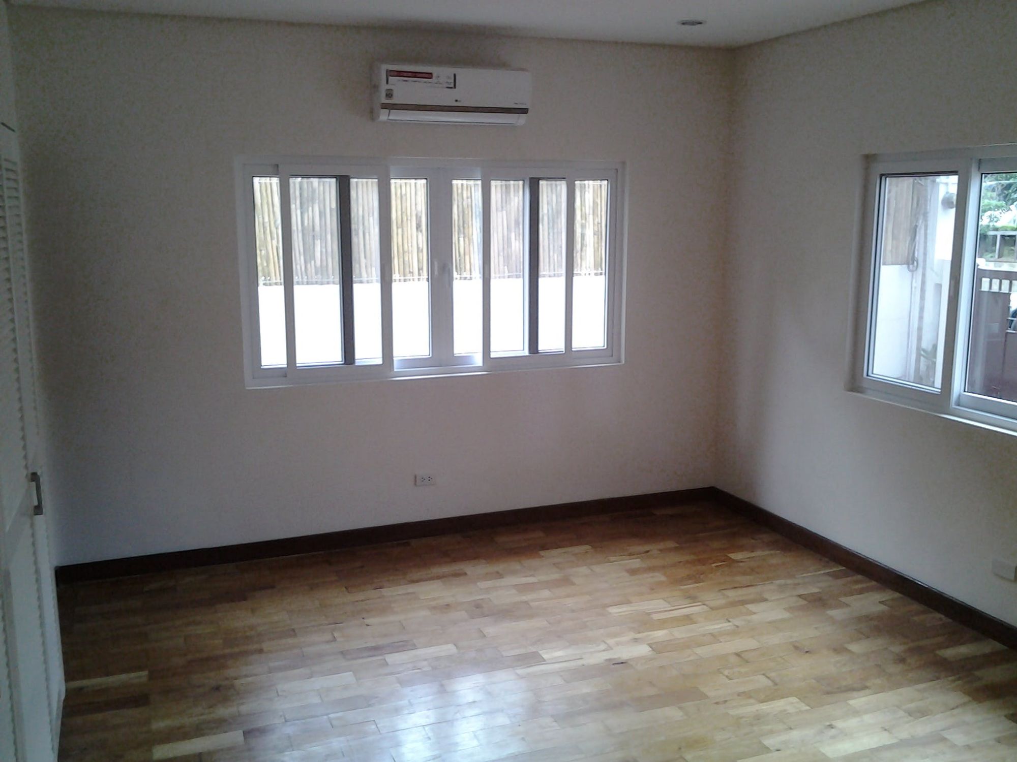 "4BR House for Rent in ,"04