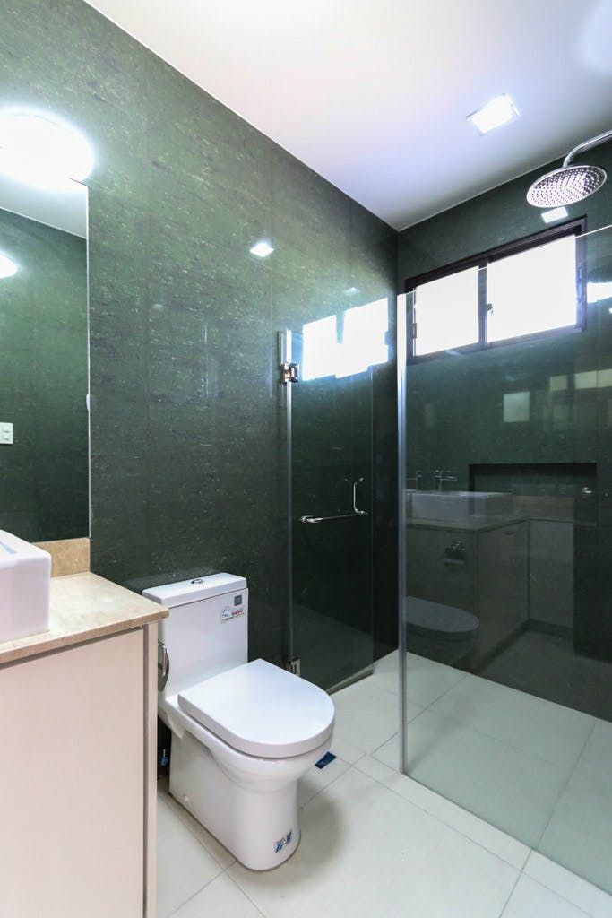 "5BR House for Rent in Dasmari?as Village, Makati"09