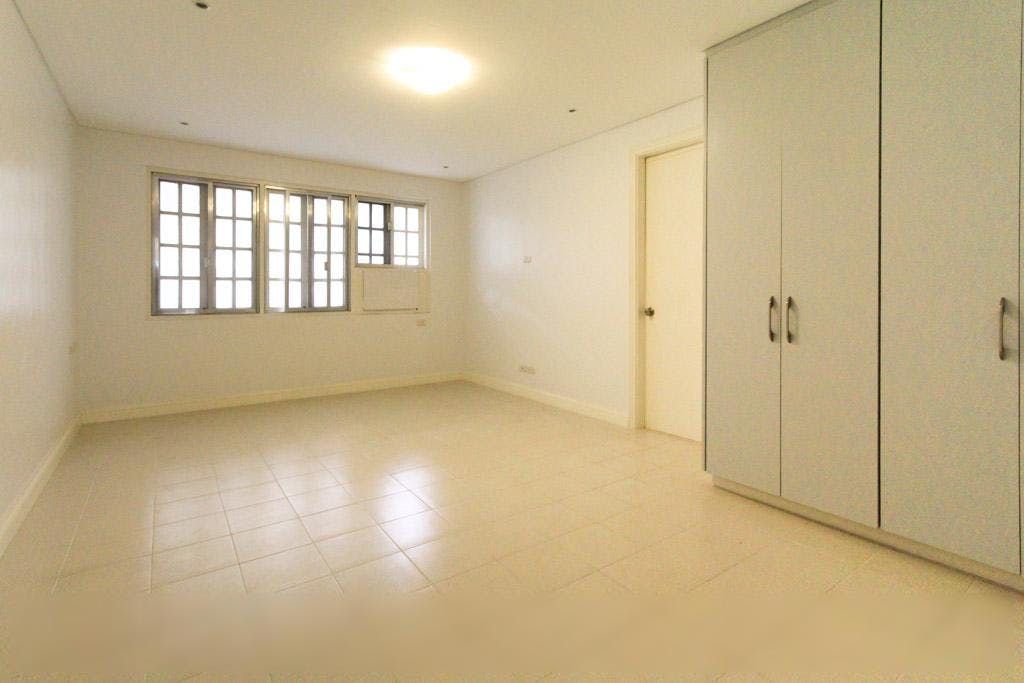 "5BR House for Rent in Greenhills, San Juan"03