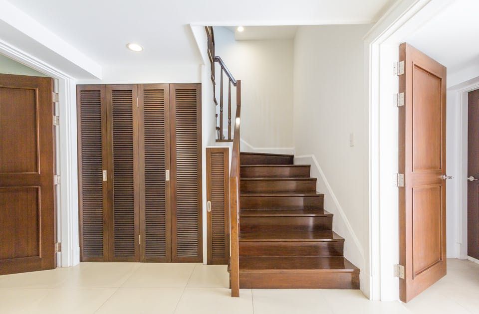 "5BR House for Rent in Greenhills, San Juan"09
