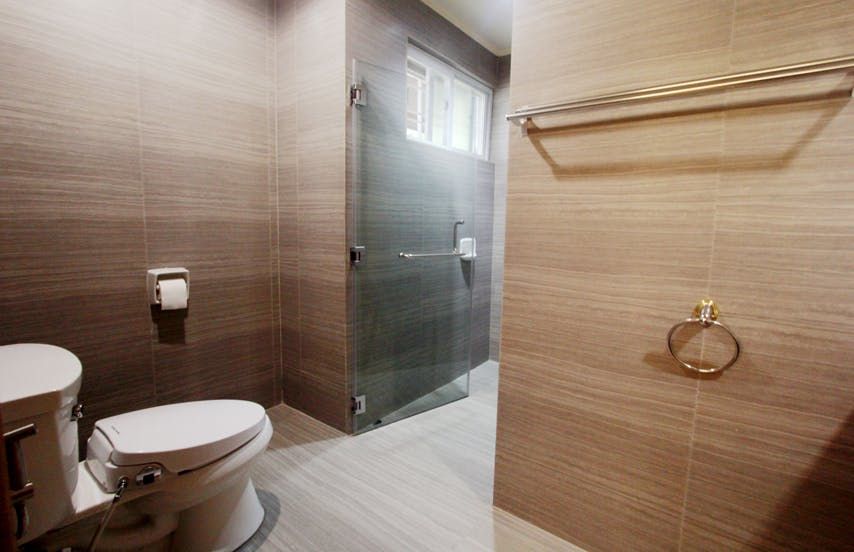 "4BR House for Rent in Forbes Park, Makati"08