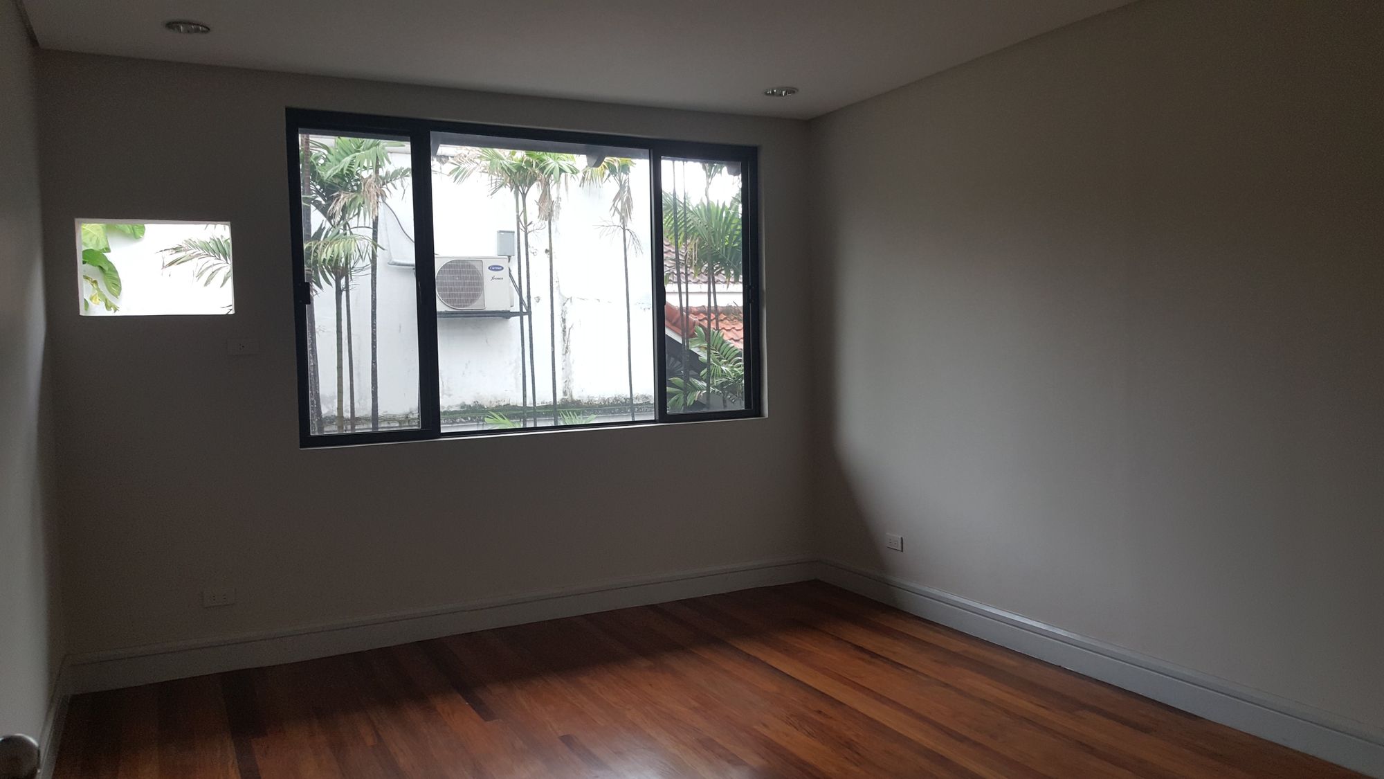 "5BR House for Rent in Dasmari?as Village, Makati"05