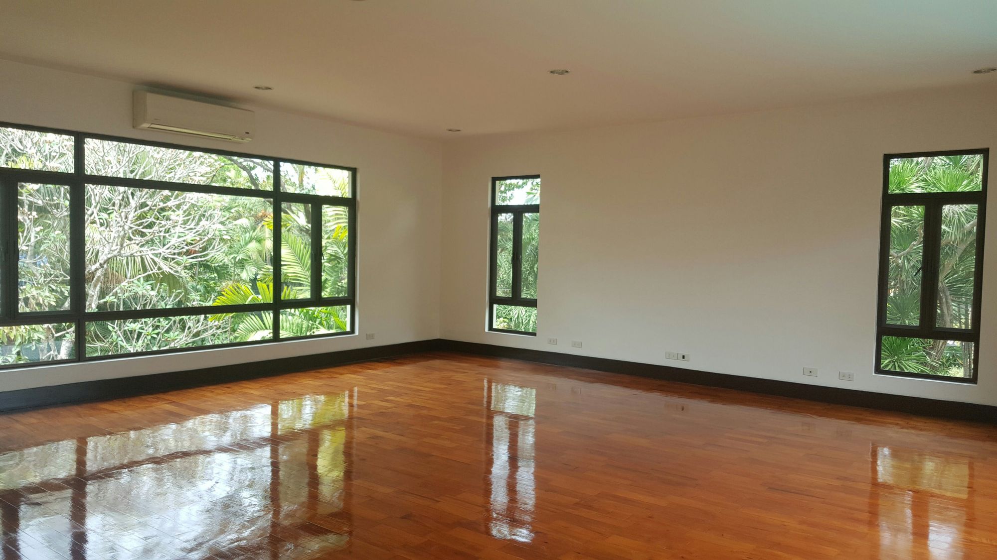 "5BR House for Rent in Forbes Park, Makati"05
