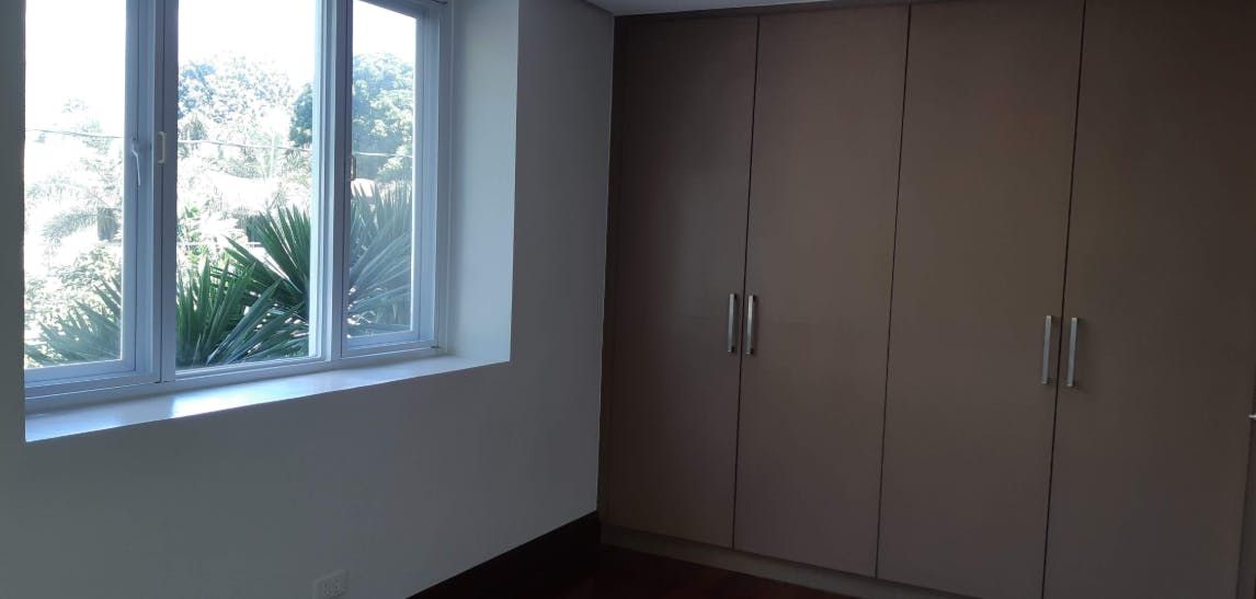 "5BR House for Rent in Dasmari?as Village, Makati"04