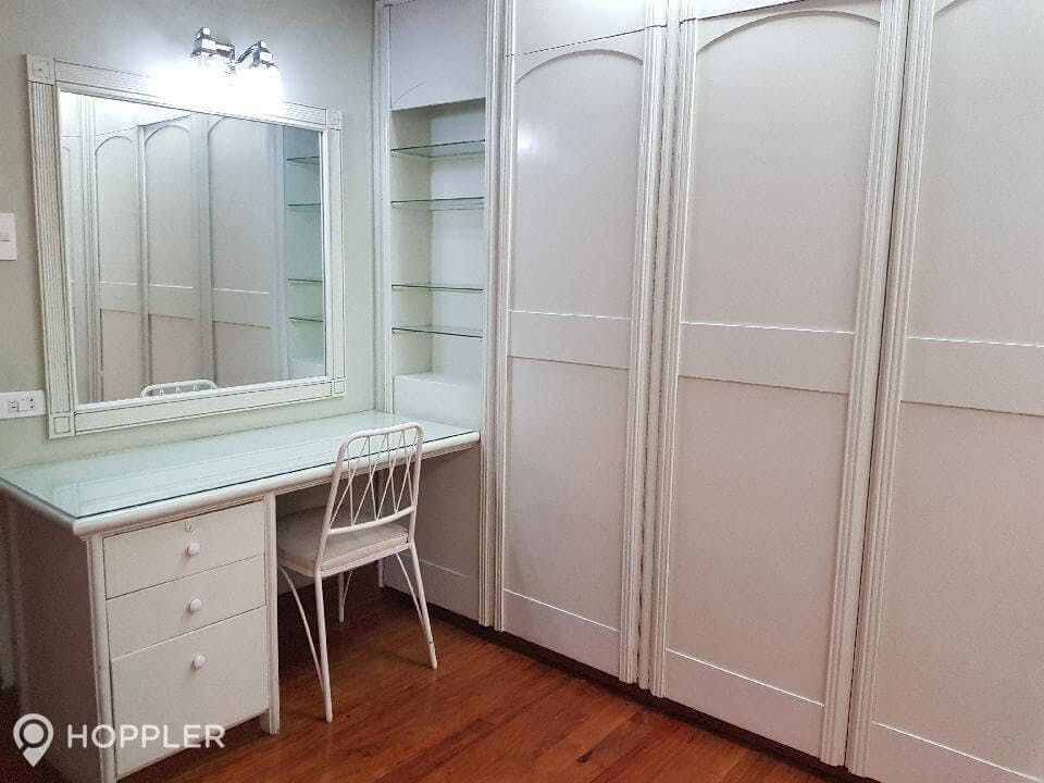 "3BR House for Rent in Dasmari?as Village, Makati"04