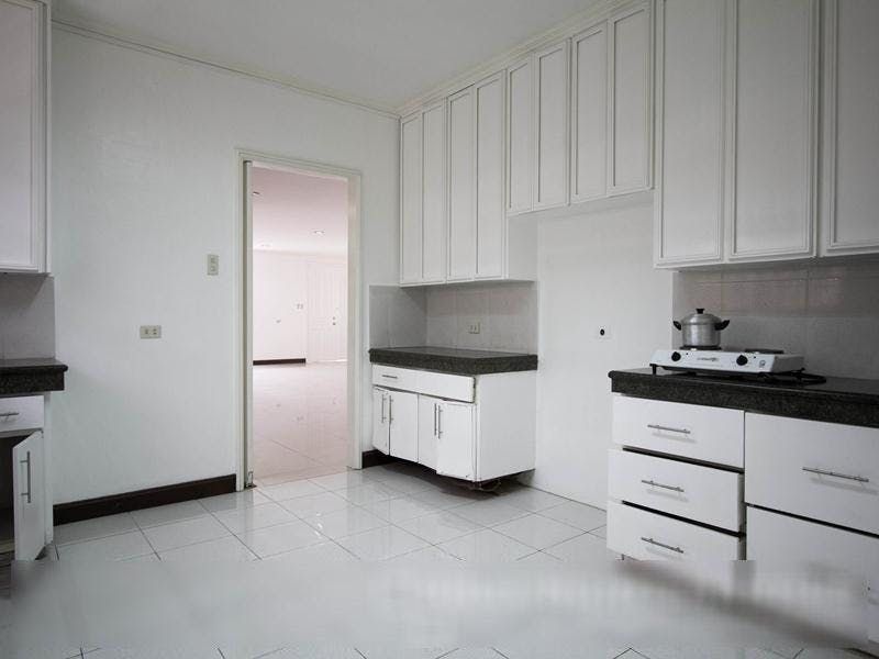 "4BR House for Rent in Magallanes, Makati"04
