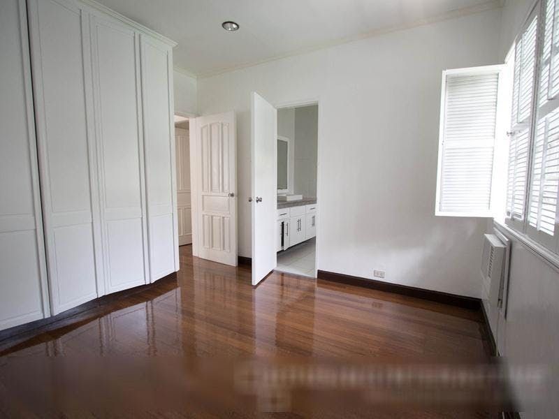 "4BR House for Rent in Magallanes, Makati"08