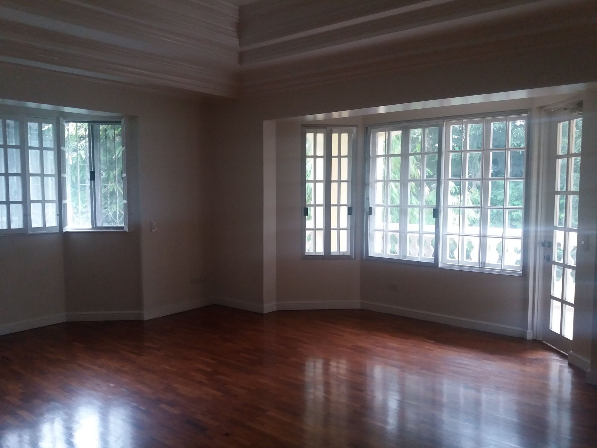 "4BR House for Rent in Dasmari?as Village, Makati"07