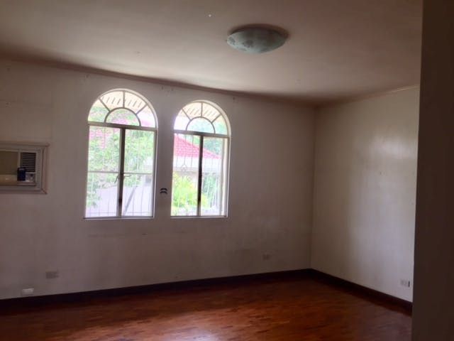 "4BR House for Rent in Green Meadows, Quezon City"08