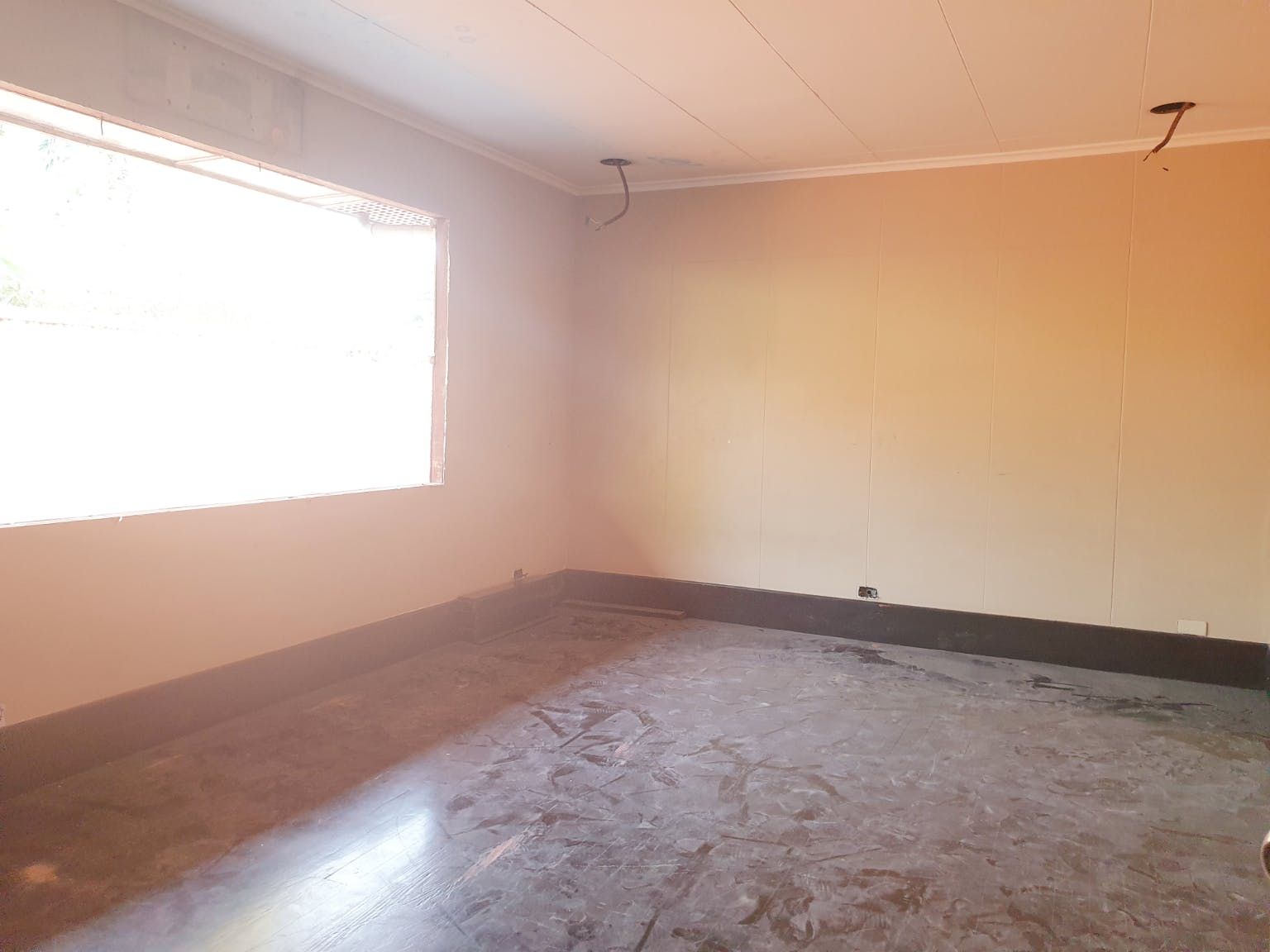 "5BR House for Rent in Dasmari?as Village, Makati"04