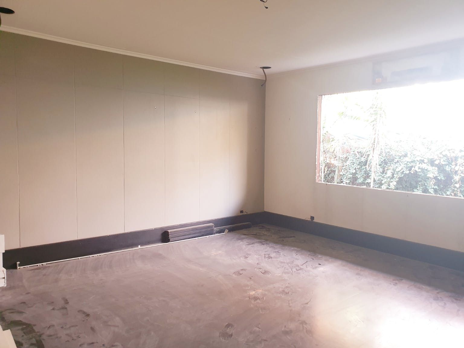 "5BR House for Rent in Dasmari?as Village, Makati"06