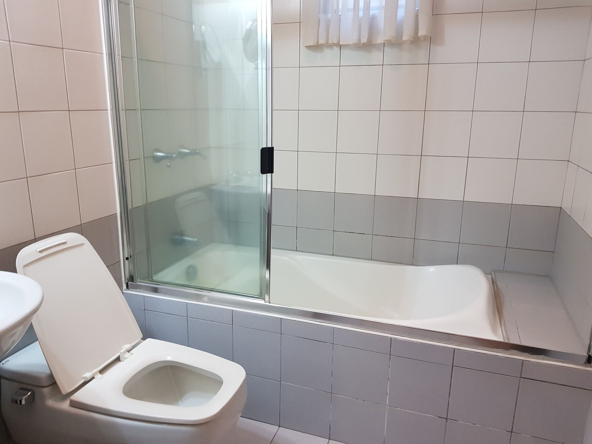 "3BR Townhouse for Rent in Dover Hill, San Juan"03