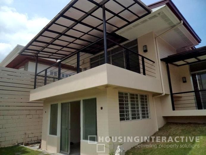 "5BR House for Rent in White Plains, Quezon City"01