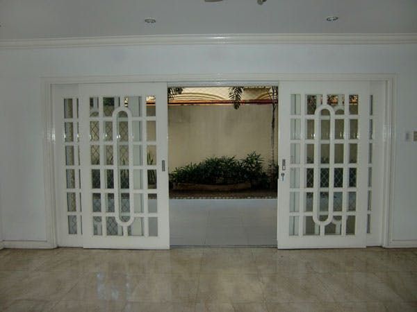 "4BR House for Rent in Acropolis, Quezon City"08