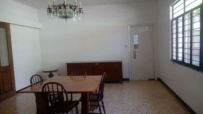"2BR House for Rent in Dasmari?as Village, Makati"01